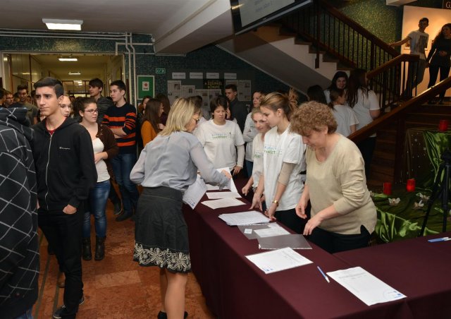 Laboravató 2014.12.18.